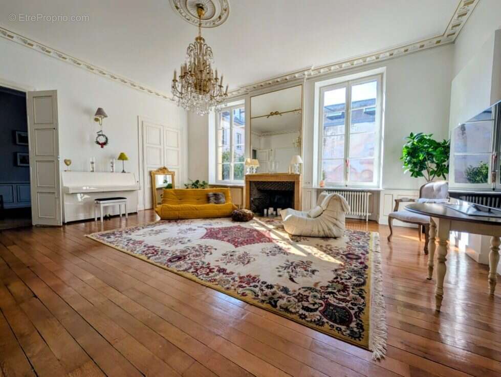 Appartement 202 m² à Dijon  - photo 2