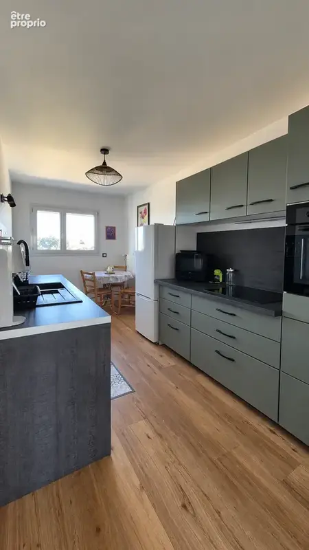 Appartement 3/4 pièces avec loggia et stationnement - photo 2