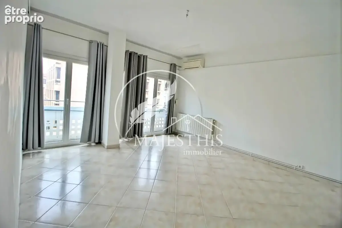 Toulon   haute-ville  appartement t3 traversant de 86,65 m2 avec cave - photo 7