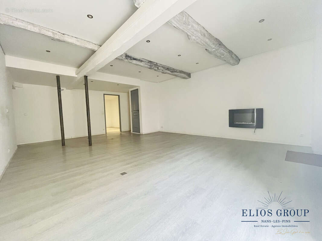 Commerce à SAINT-ZACHARIE