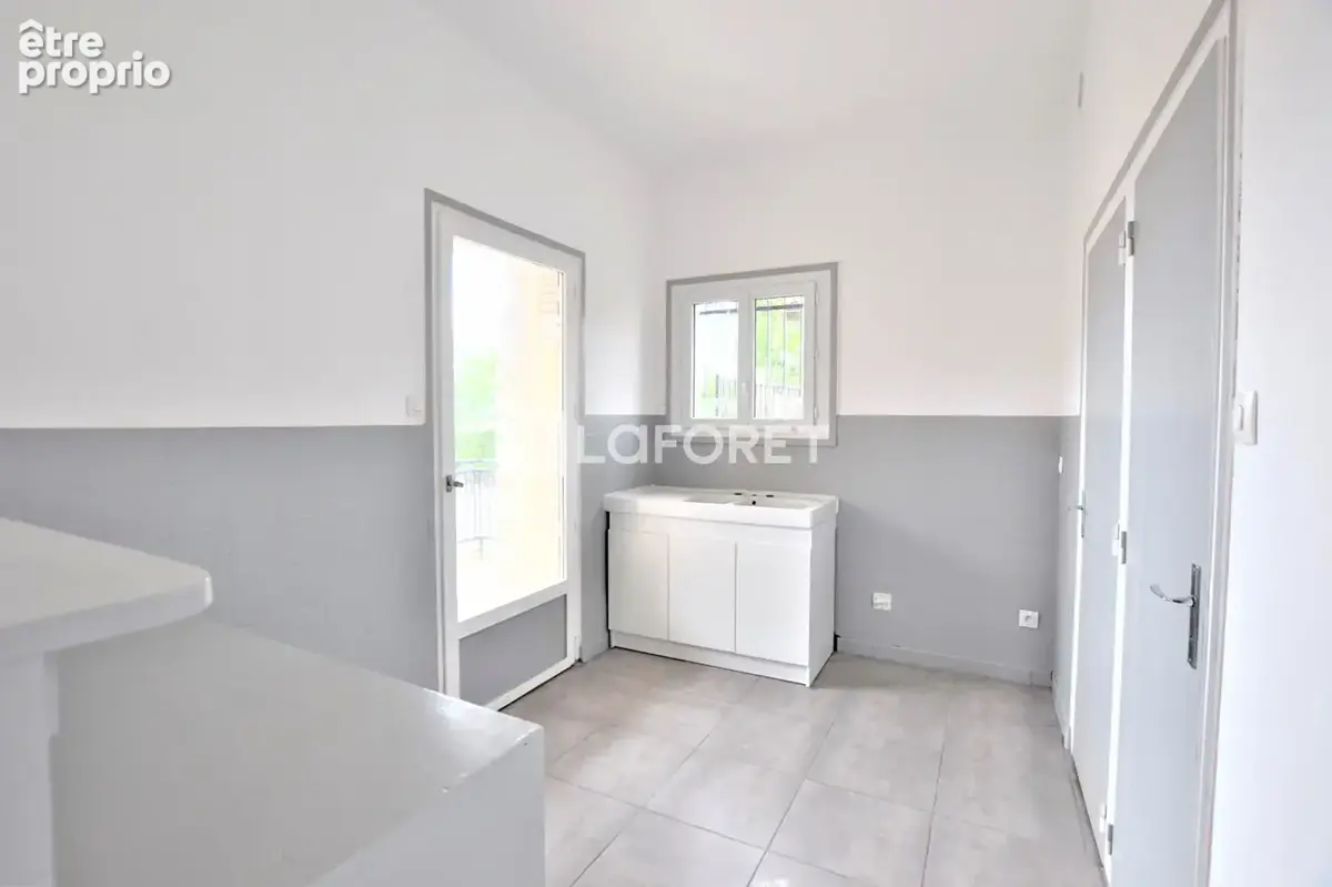 VENTE d'un appartement T3 - 83 m² à CHASSE-SUR-RHÔNE - photo 2