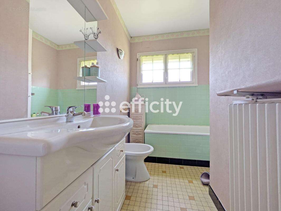Maison 95 m² à Saint-Junien  - photo 7