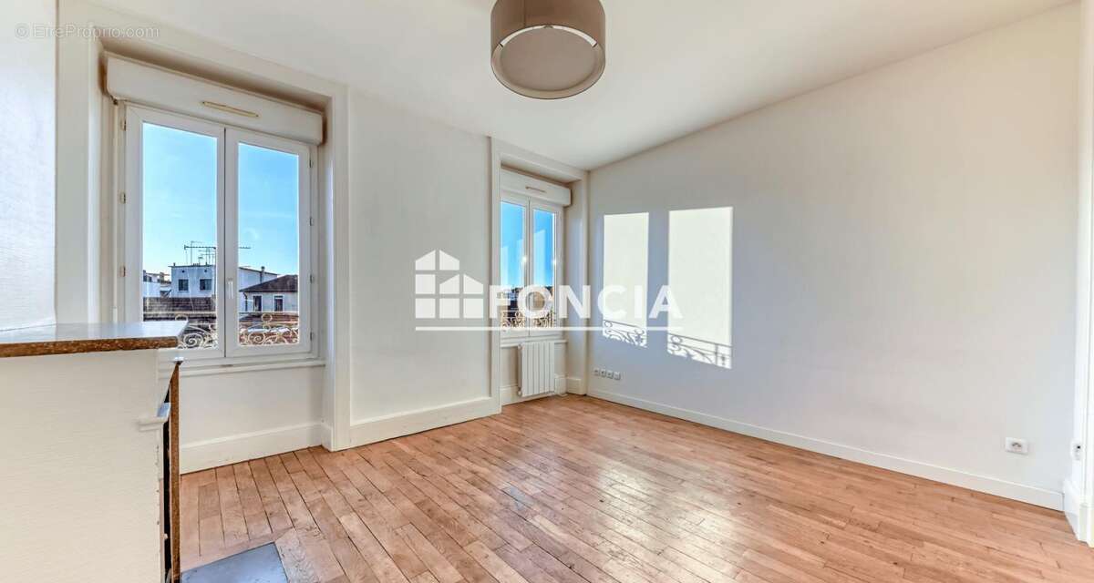 Appartement à OULLINS