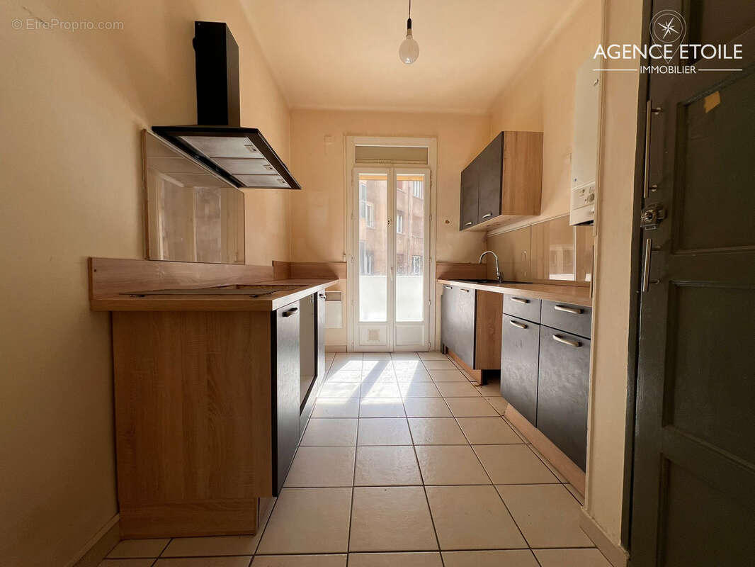 Appartement à MARSEILLE-5E