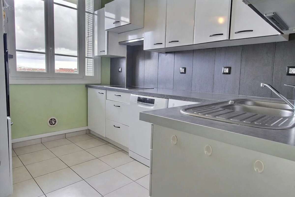 Appartement à LYON-8E