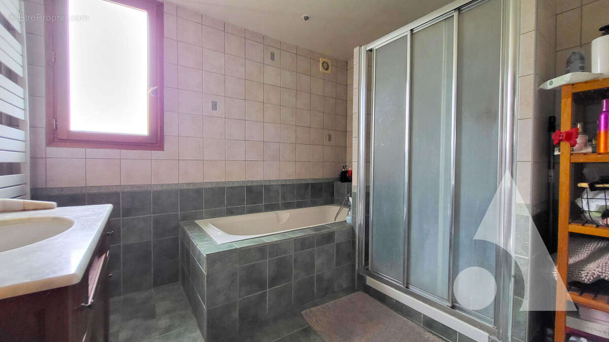 Herblay-sur-seine Maison 5 pièces 125 m2 / 3 chambres - Sous sol total - Atelier - Dépendance - photo 6