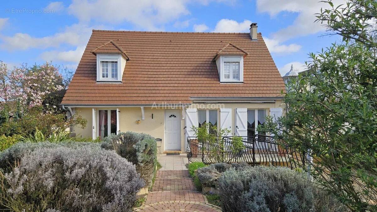 Maison à MONTLHERY