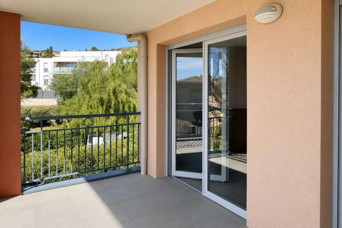 Appartement 3 pièces, terrasse et garage, Bormes - photo 4