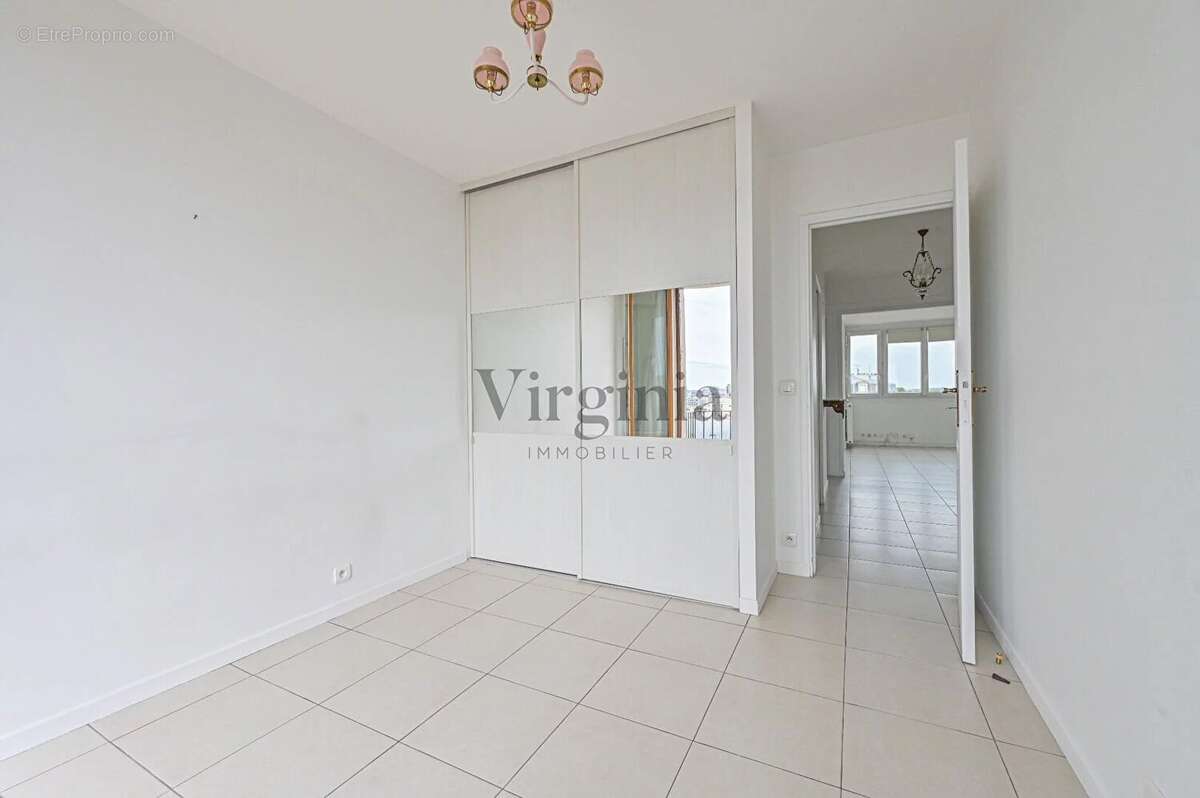 Appartement à CHARENTON-LE-PONT