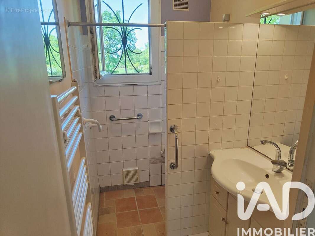 Maison 73 m² à Ambernac  - photo 9