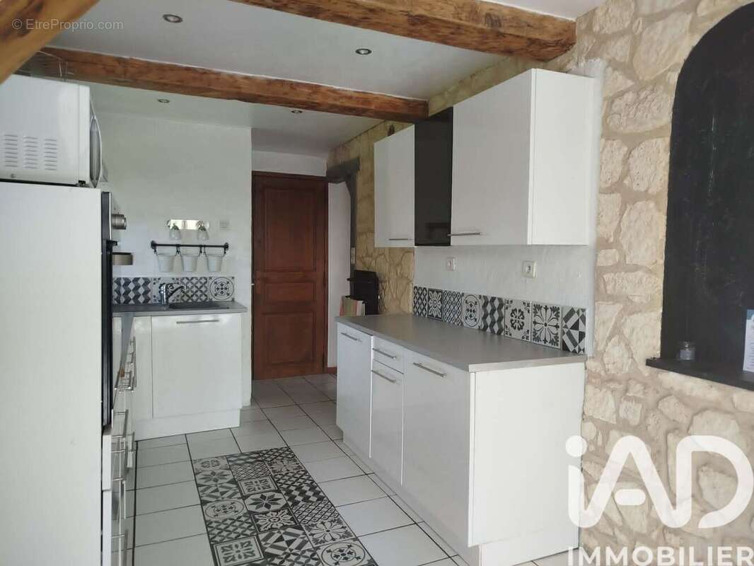 Maison 82 m² à Courbepine  - photo 6