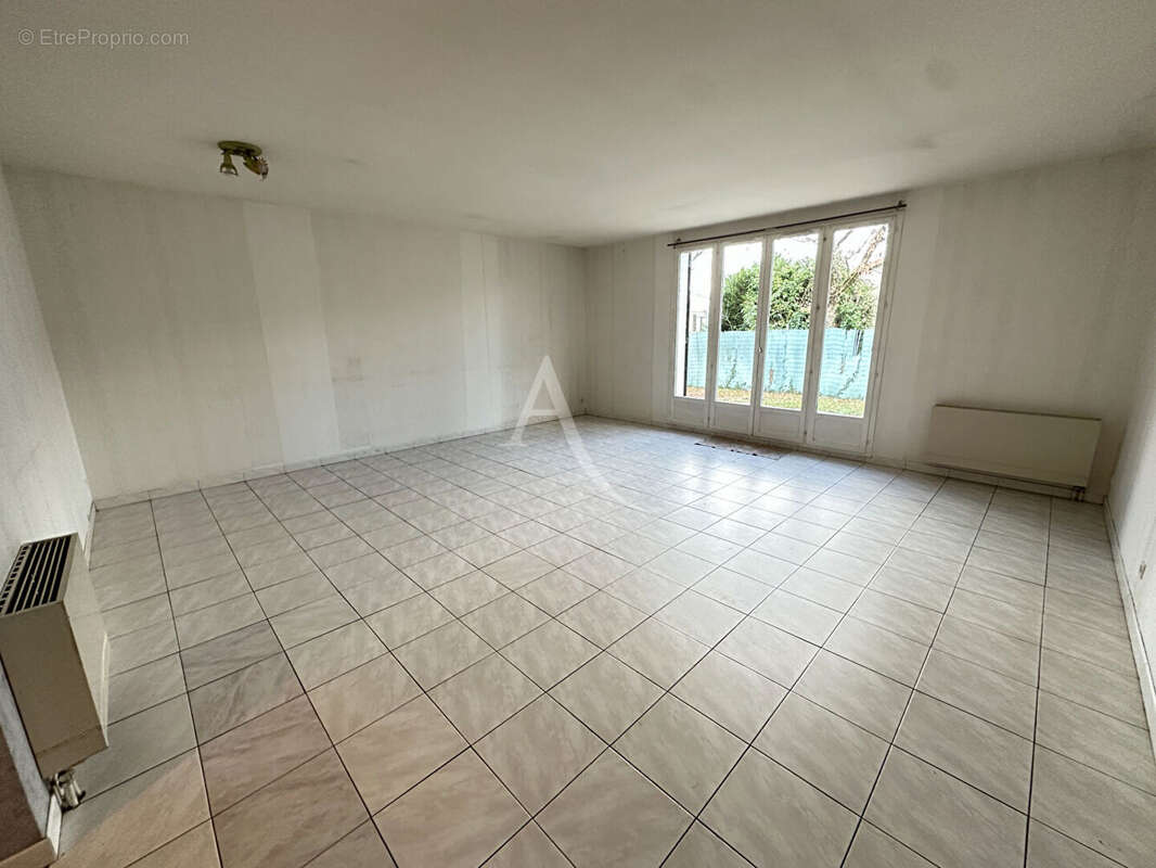 Maison à BUXEROLLES