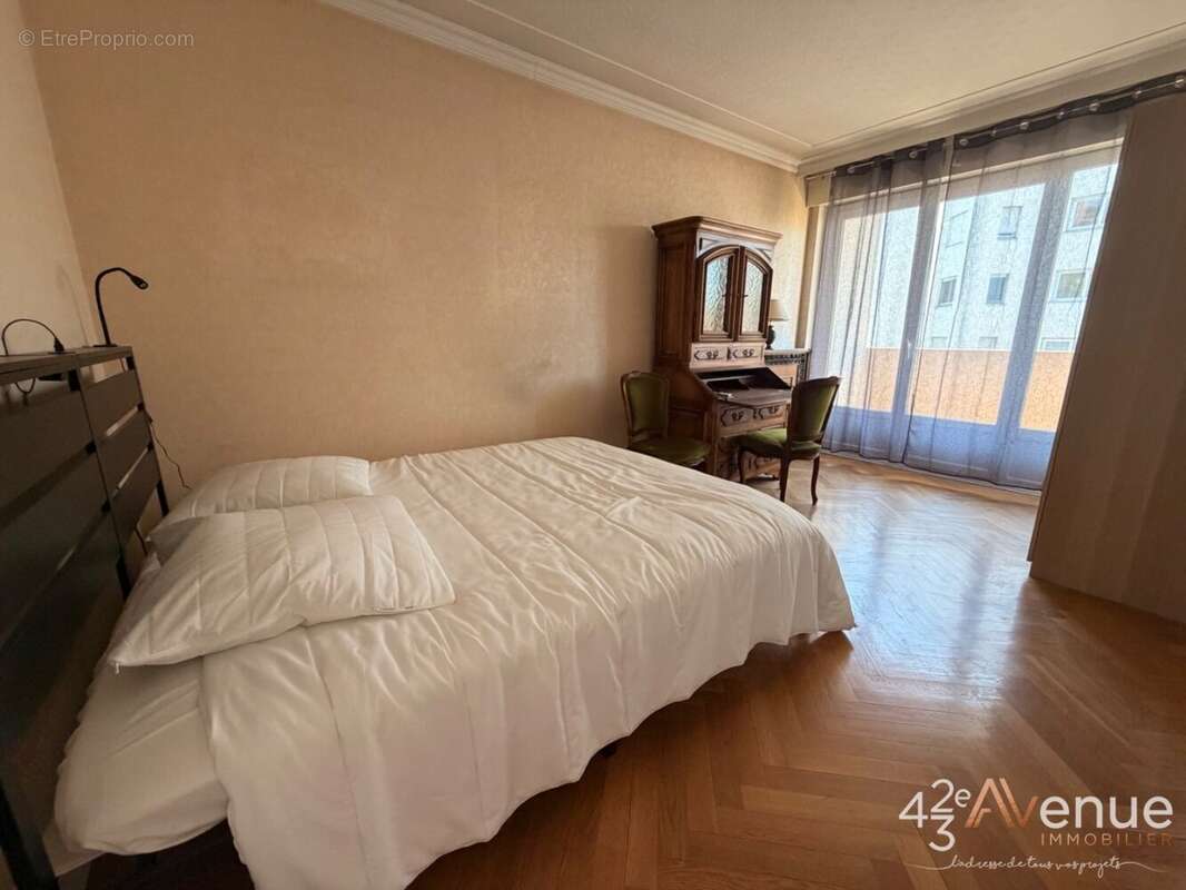 Appartement à SAINT-ETIENNE