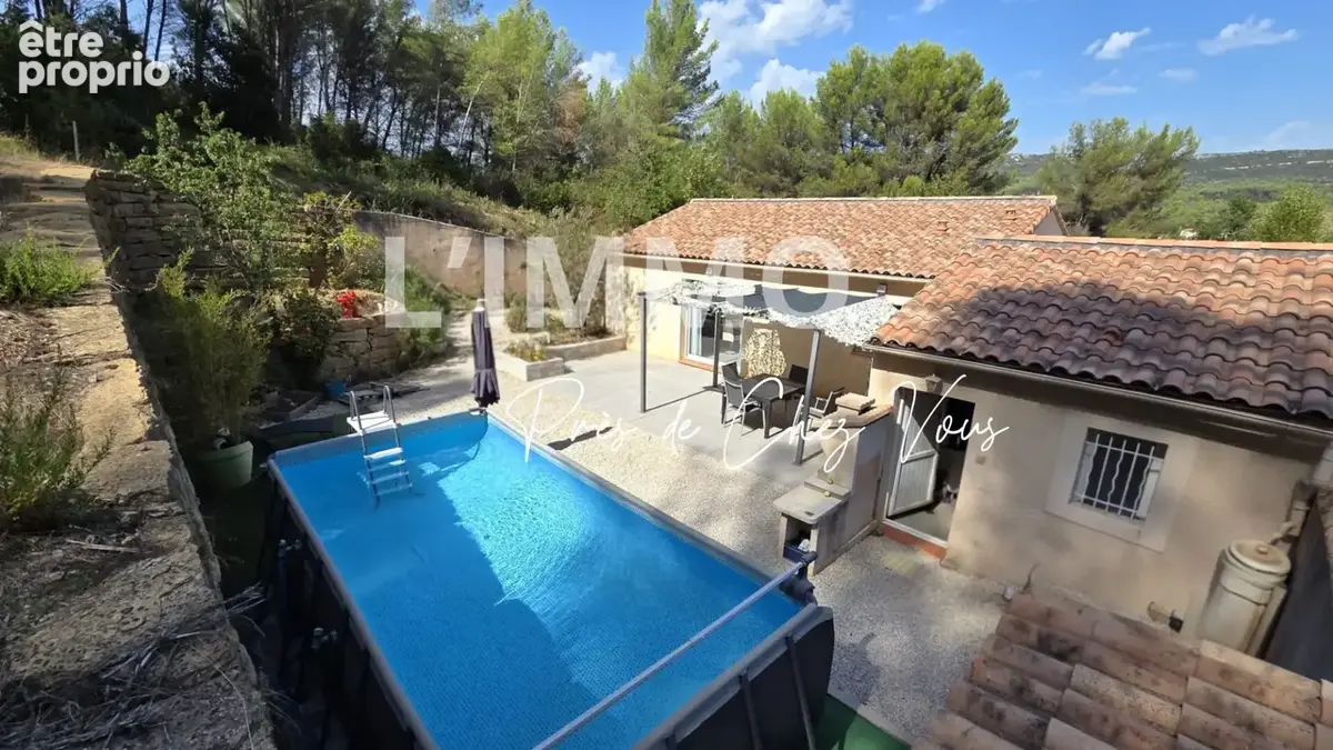 Maison de plain-pied avec jardin, garage et stationnements - photo 1