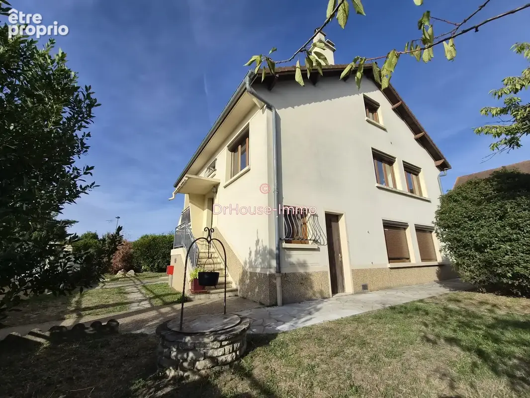 Maison à LES MUREAUX
