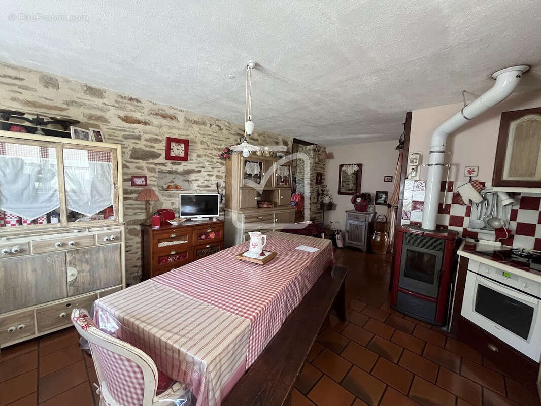 Maison à MENOIRE
