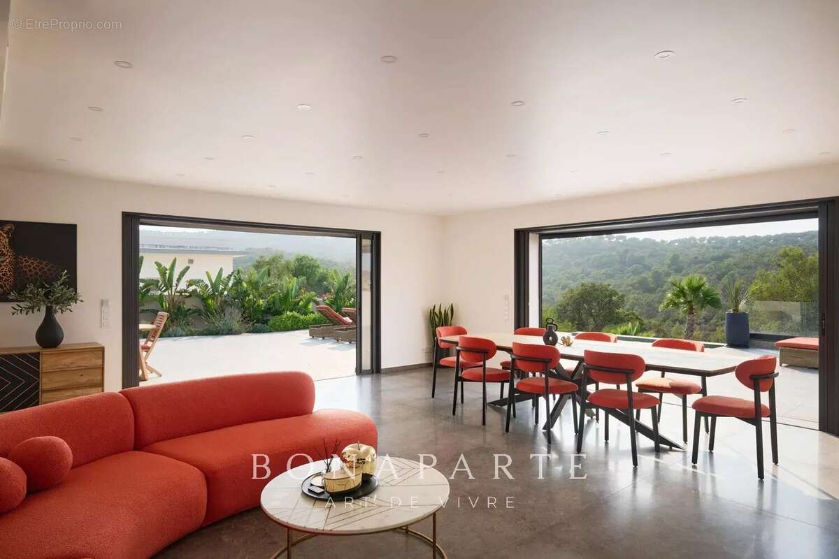 Saint-aygulf exclusivite : villa contemporaine neuve – position dominante – vue sur la forêt - photo 4