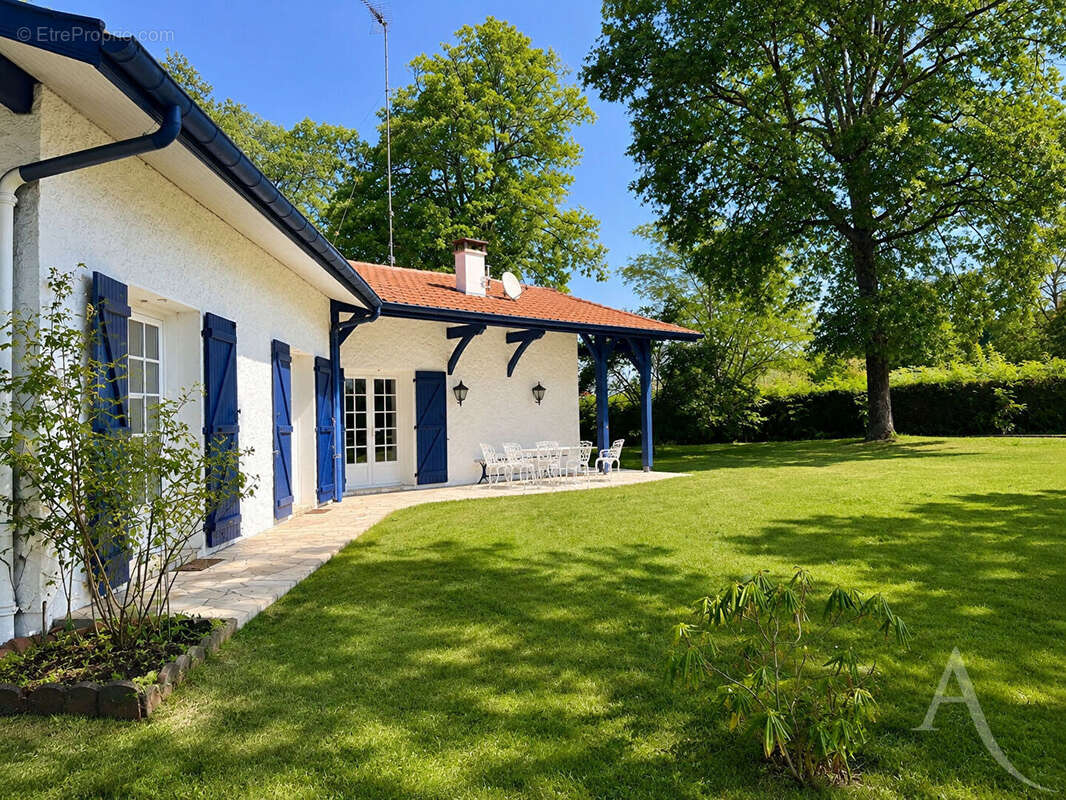 Maison à SAUBION