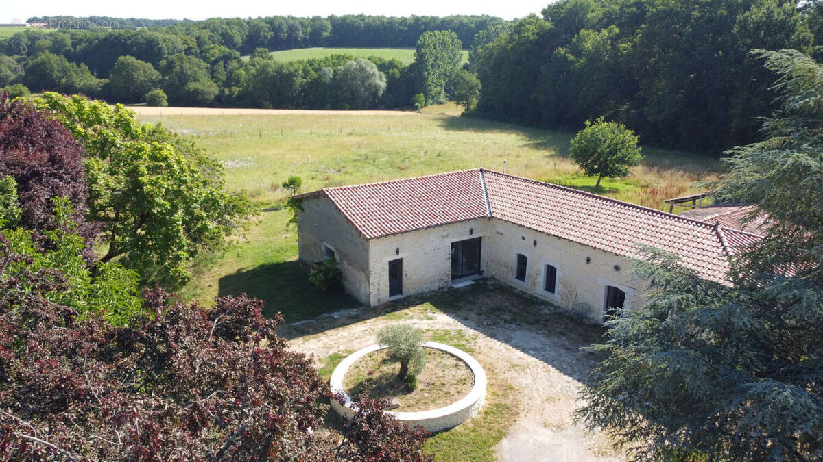Maison à BERNEUIL