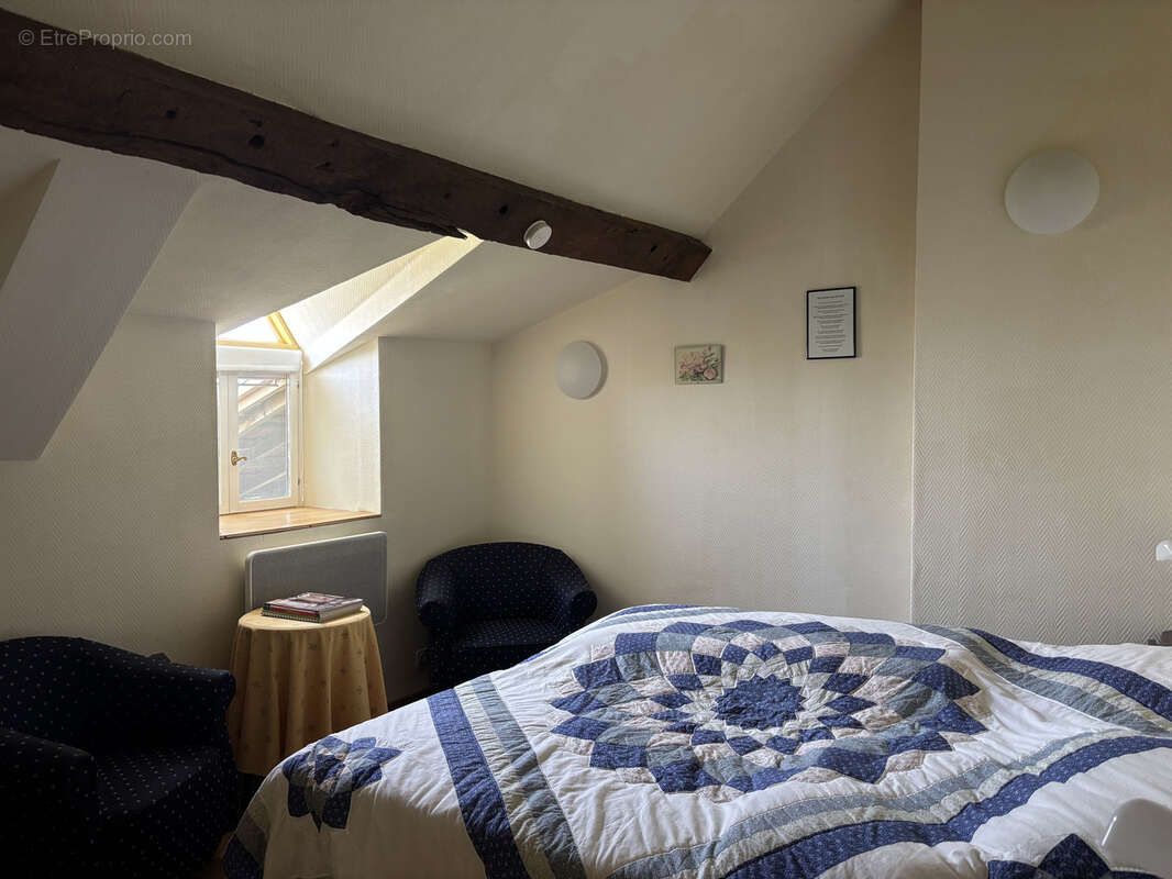 Maison à ECHASSIERES