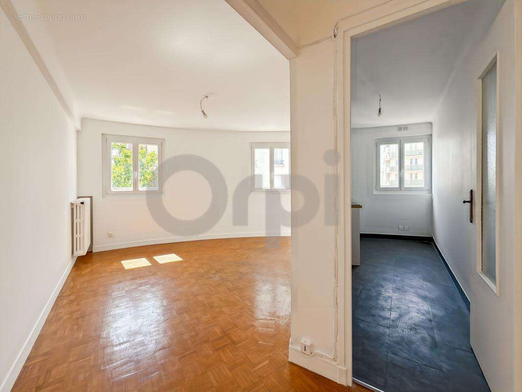 Appartement à PARIS-20E