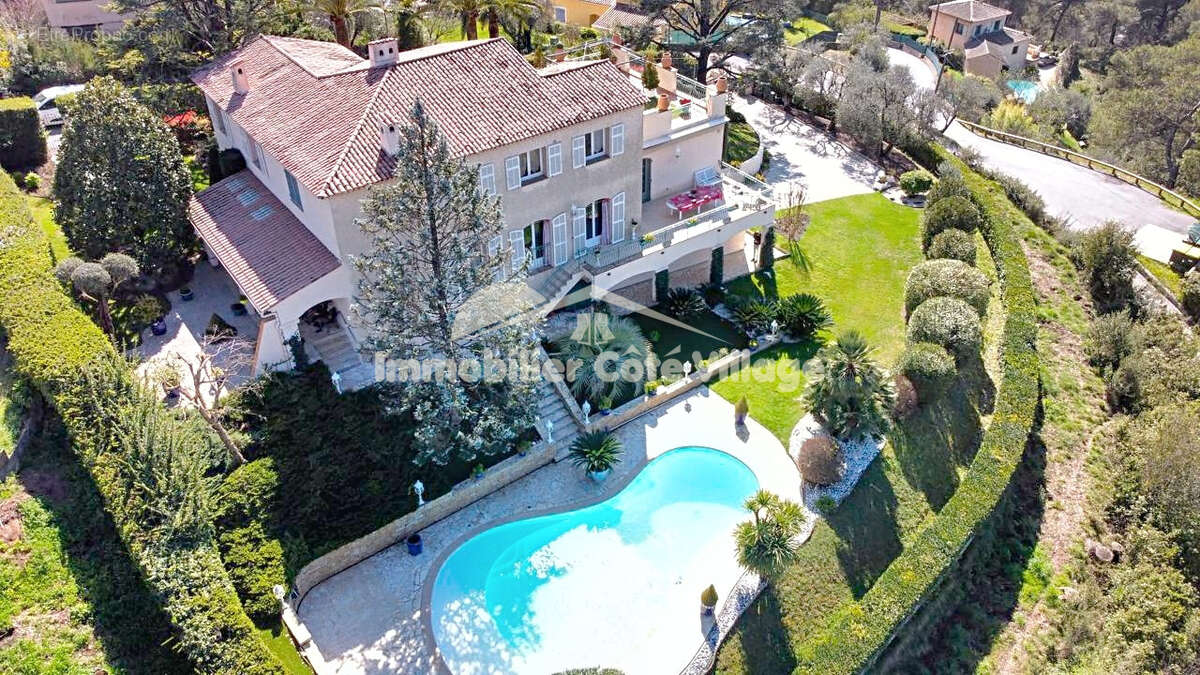PERIPHERIE DE NICE Prestigieuse propriété,476m2 de surface - photo 7