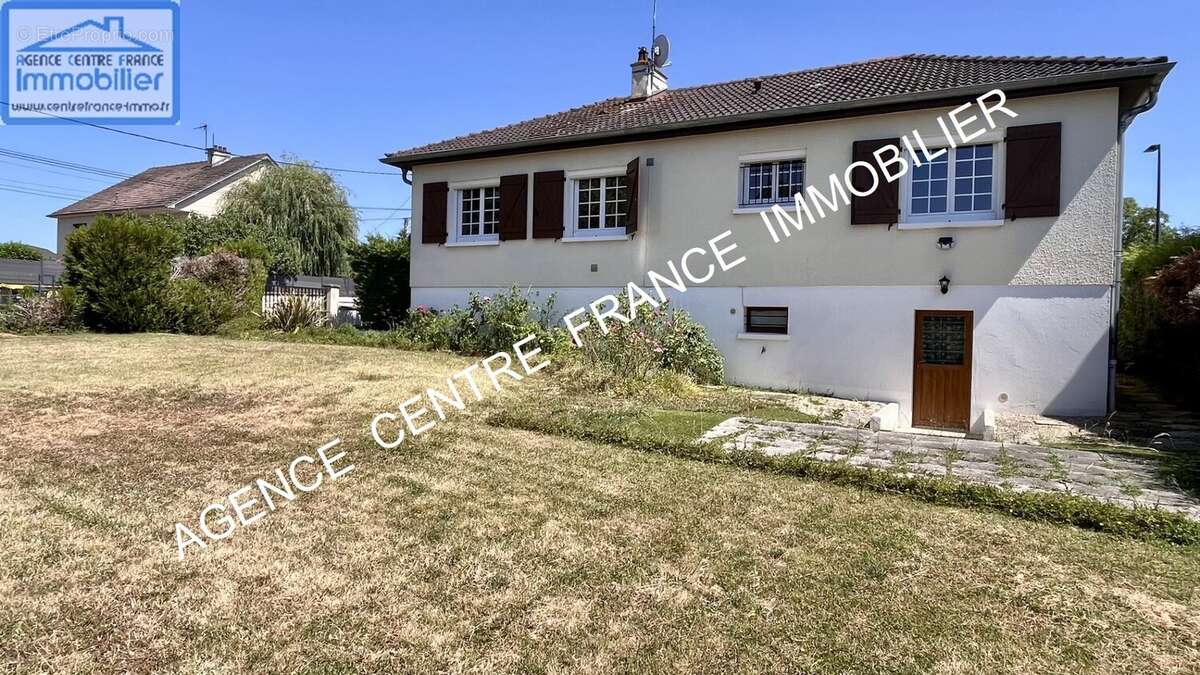 Maison à LA CHAPELLE-SAINT-URSIN