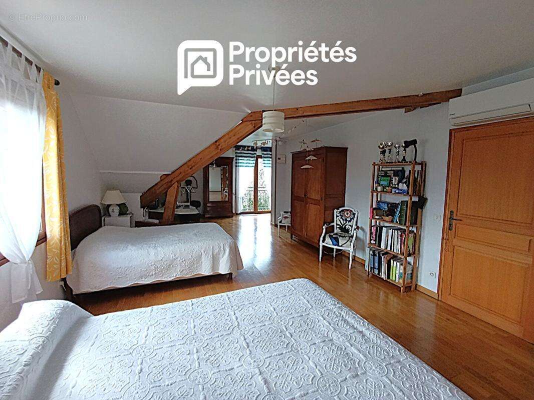 Dans le Dépt 25, en secteur limitrophe à MARNAY 70 : Belle maison familiale de 193 m2 habitables avec sous-sol complet semi-ente - photo 3