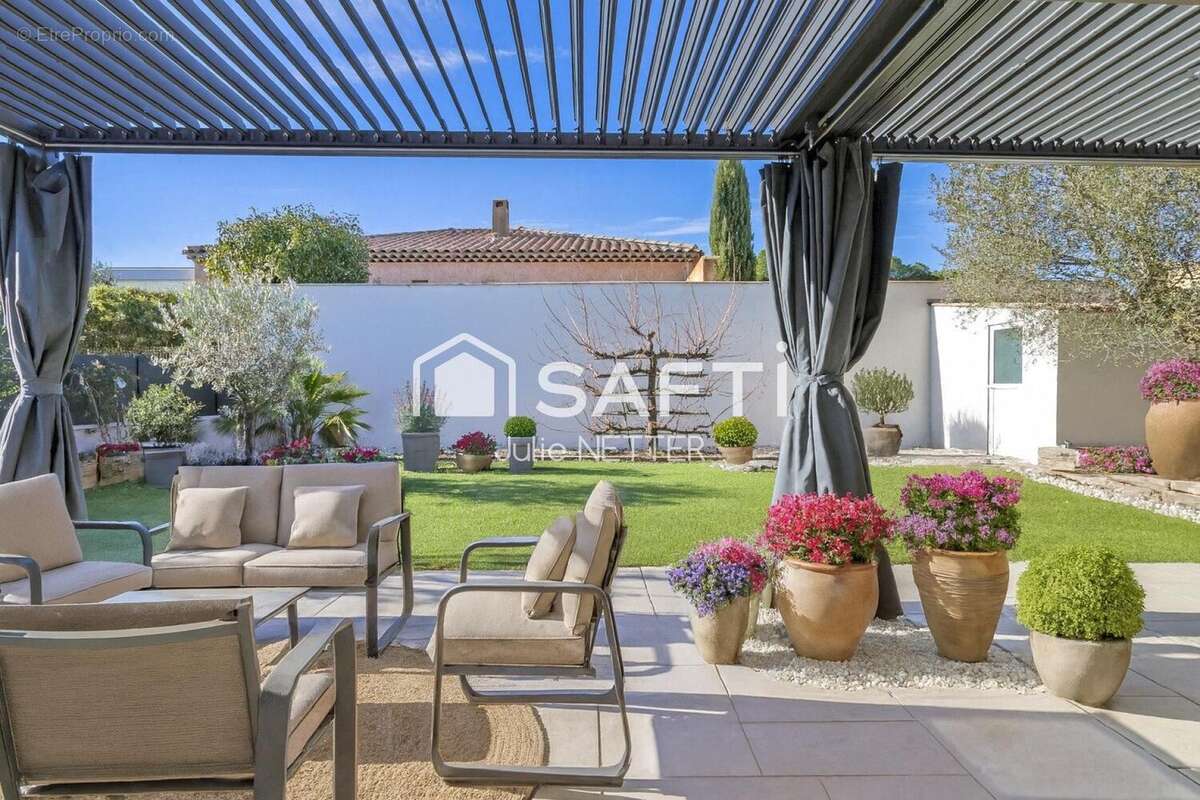 Photo 5 - Maison à ROQUEBRUNE-SUR-ARGENS