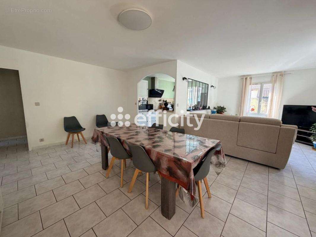 Maison 100 m² à Vedene  - photo 3