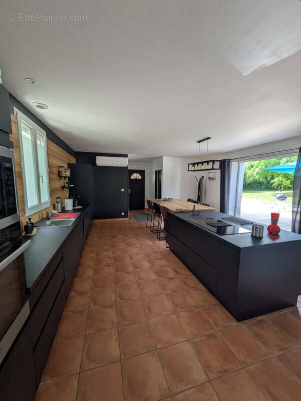 Maison à SALIGNAC-SUR-CHARENTE