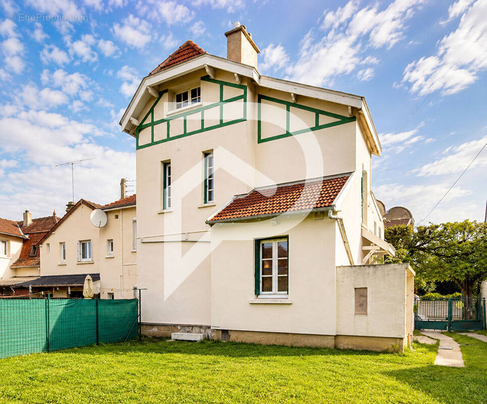 Maison à AUBERGENVILLE