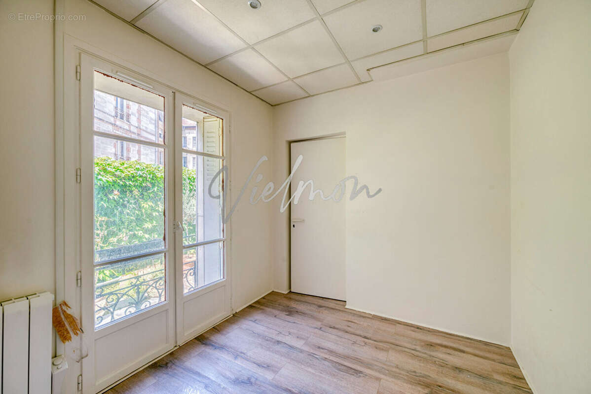 Commerce à SAINT-GERMAIN-EN-LAYE