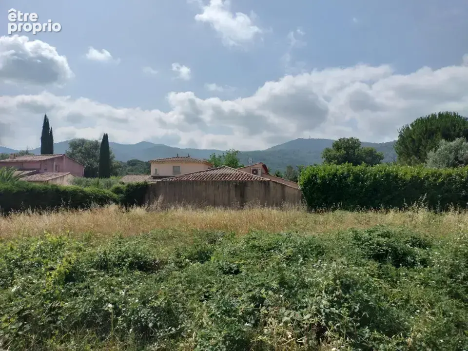 Terrain 816 m² à Gonfaron  - photo 2