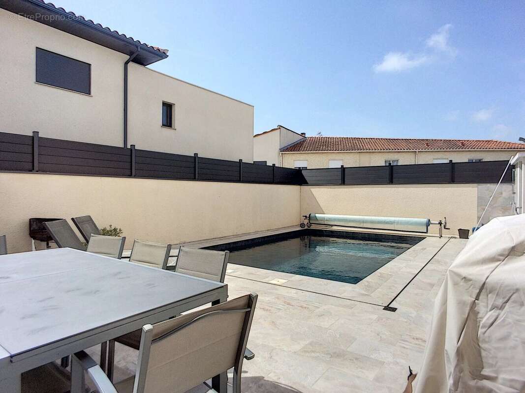 Maison à VILLENEUVE-DE-LA-RAHO