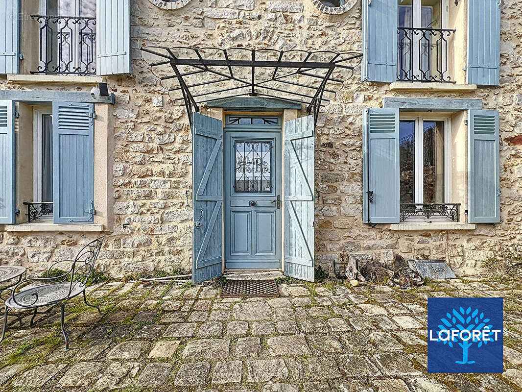 Maison à SAINT-MARTIN-EN-BIERE