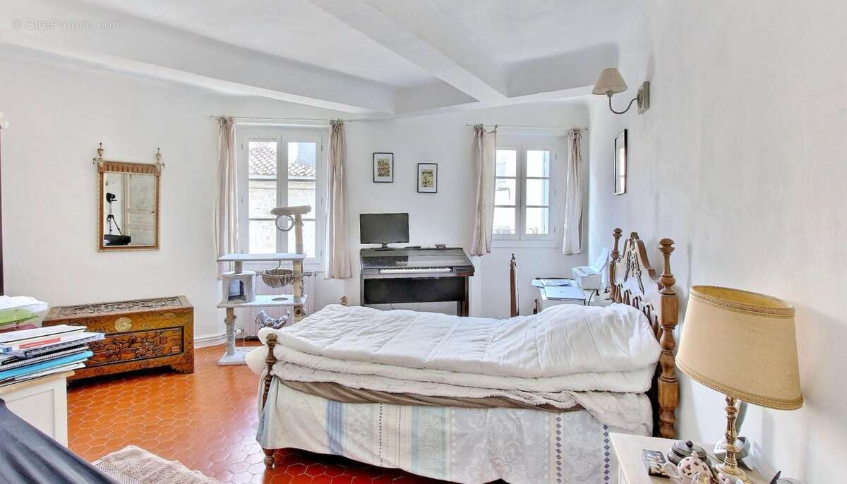 Maison à FLASSANS-SUR-ISSOLE