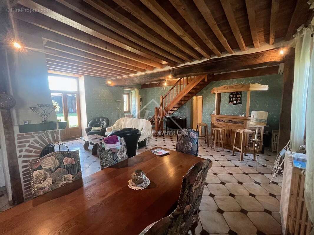 Maison à BROUT-VERNET