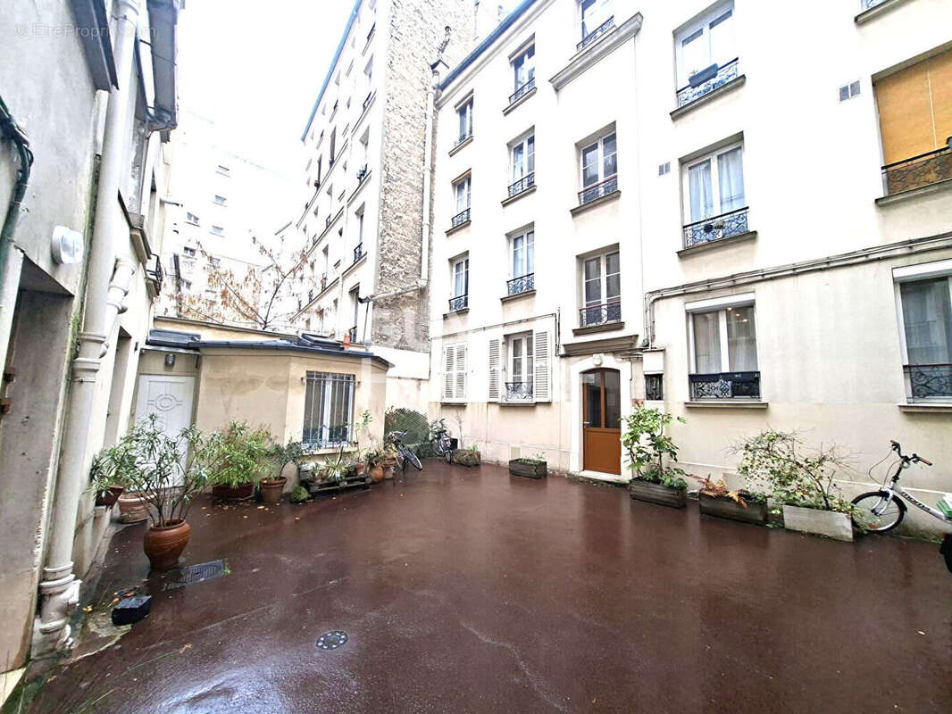 Commerce à PARIS-17E