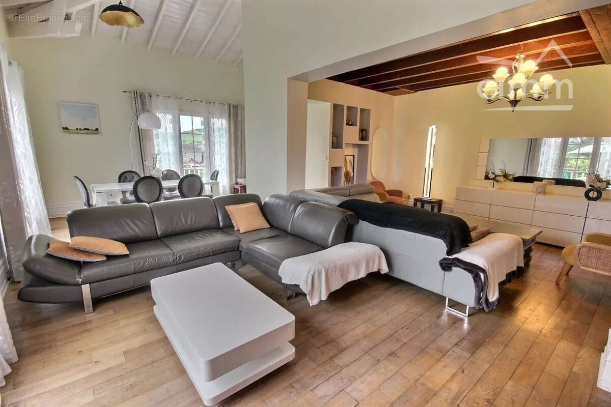 Maison à ROCHE-LA-MOLIERE