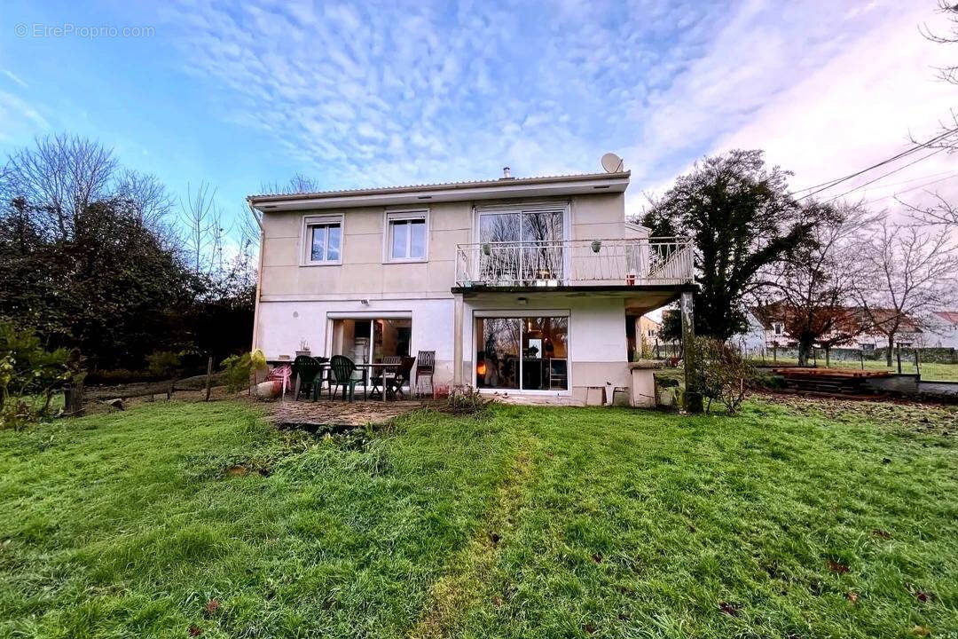 Maison à CRECY-LA-CHAPELLE