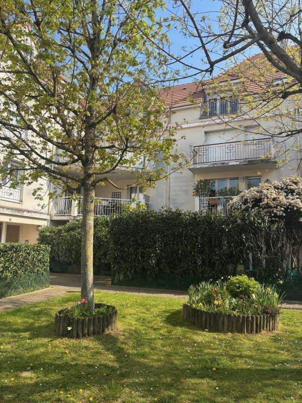 Appartement à PONTAULT-COMBAULT