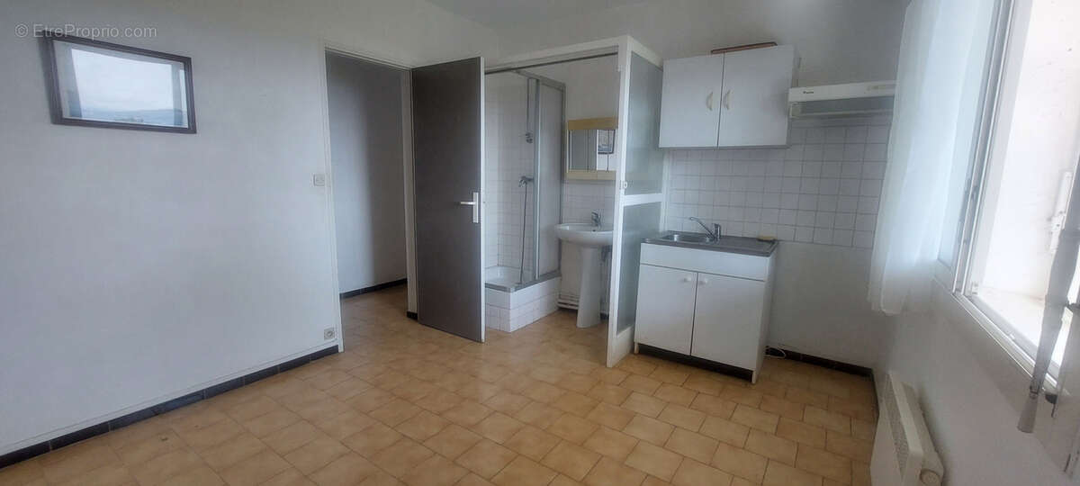 Toulon - bas faron appartement de type 2 vue mer - photo 4