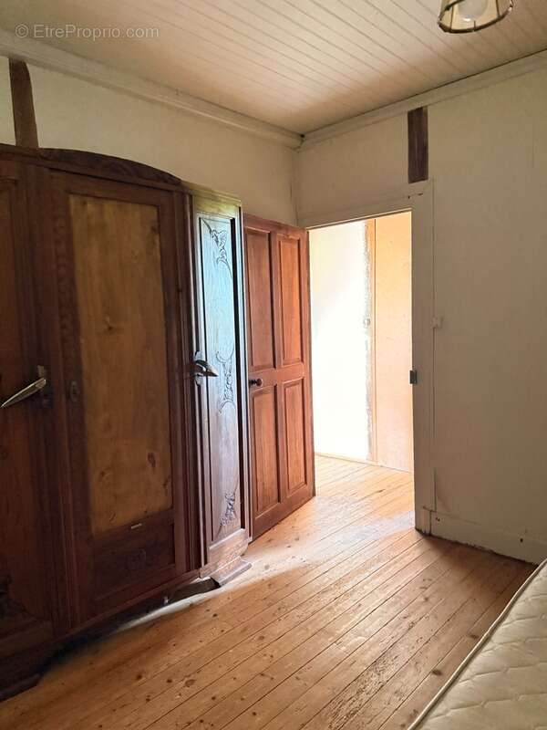 Maison à LA CELLE-DUNOISE