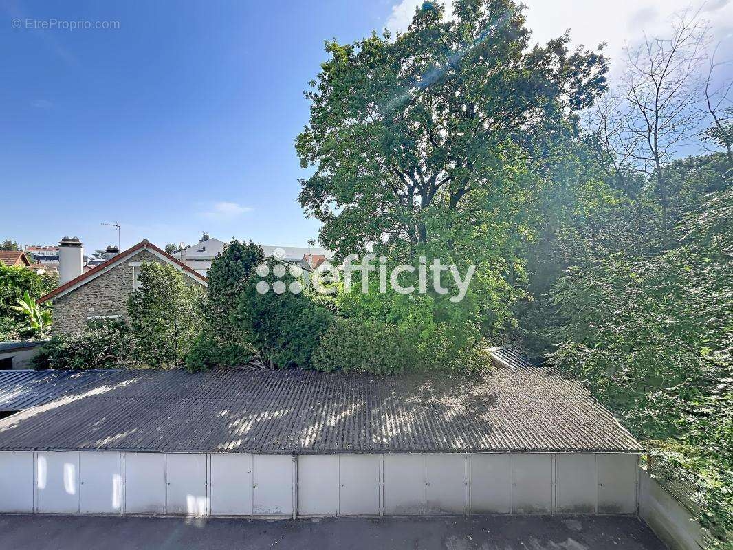 Appartement à LES PAVILLONS-SOUS-BOIS