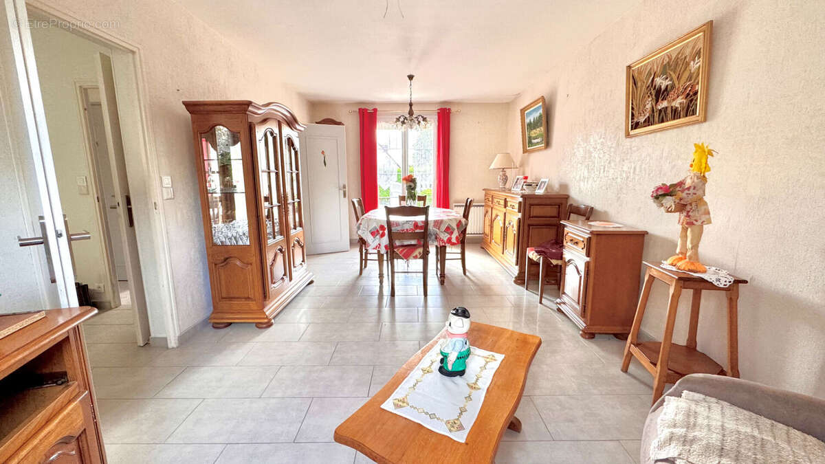 Maison à FRANQUEVILLE-SAINT-PIERRE