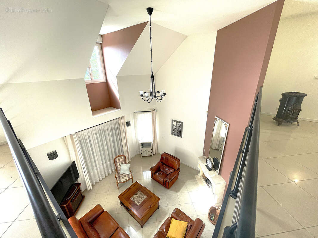 Maison à COUTEVROULT