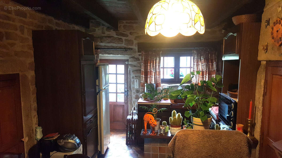 Maison à ROYERE-DE-VASSIVIERE