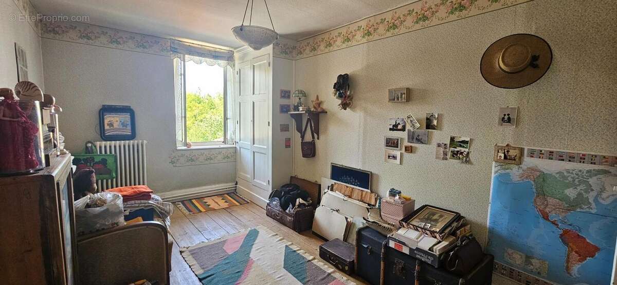 Photo 8
