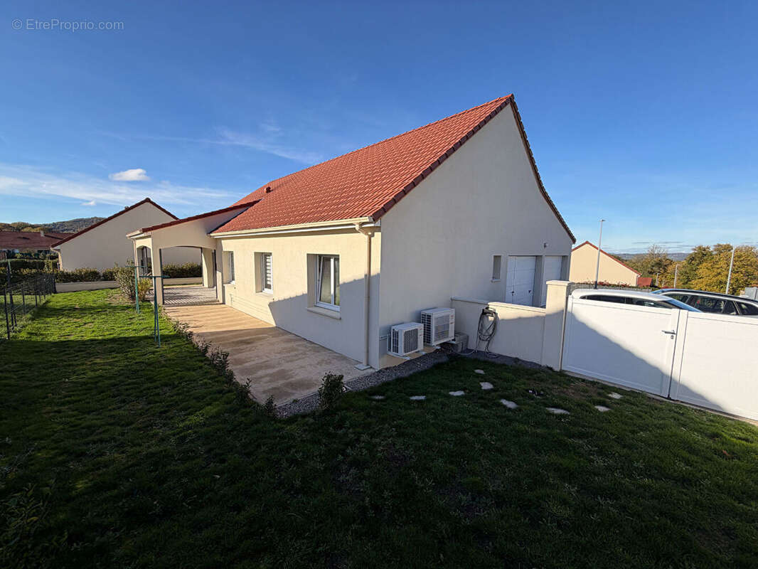 Maison à SAINTE-FEYRE